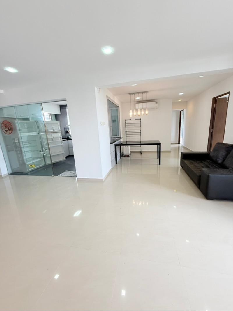 498B Tampines Street 45 HDB Apartment For Rent, $4,100, 3 Bed 2 Bath 1,356 sqft $3.02 psf