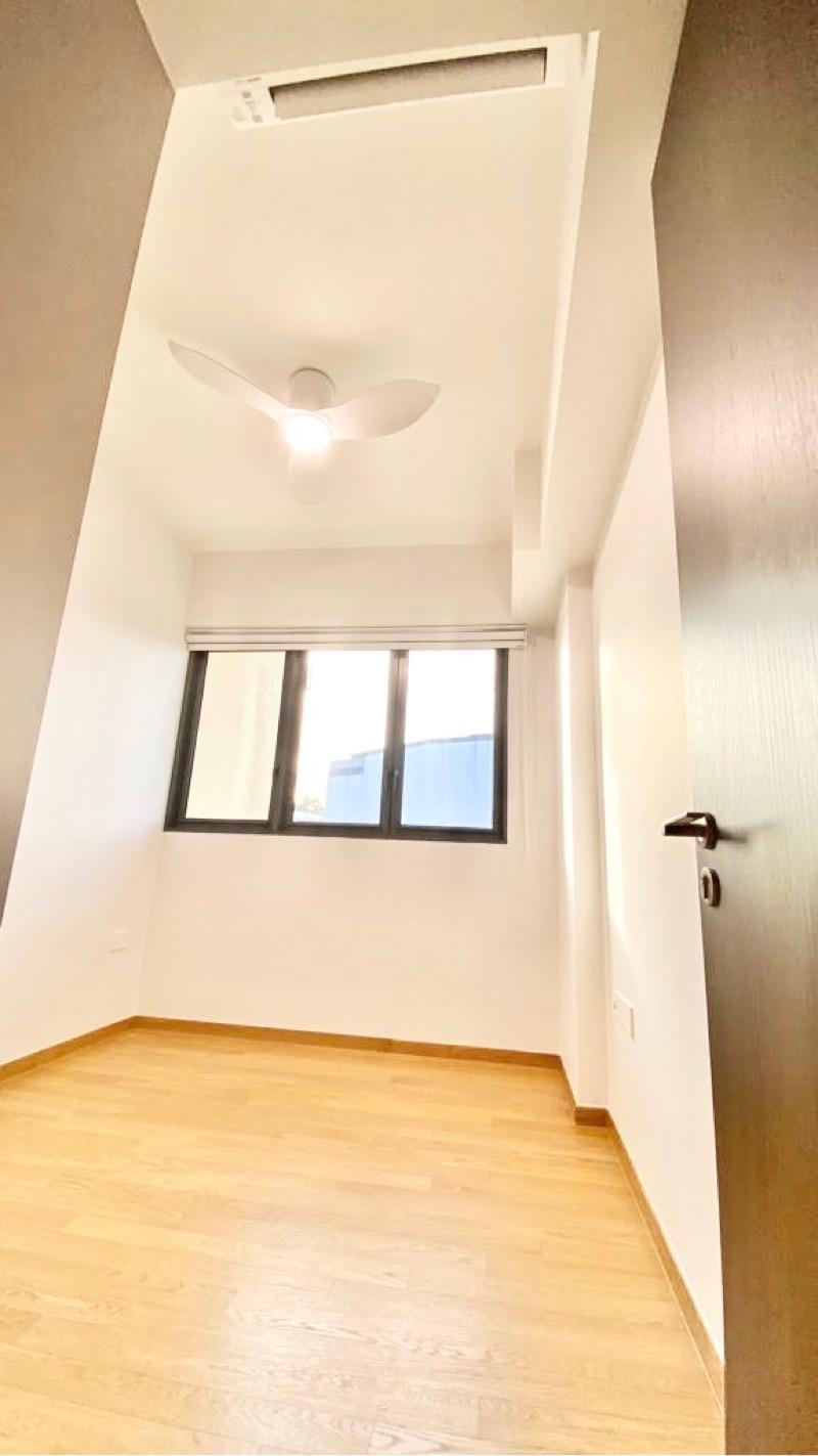 The Gazania Condominium For Rent, $4,000, 2 Bed 1 Bath 700 sqft $5.71 psf