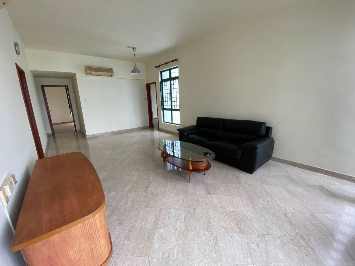Prop-GPT: Condominium: D21  Parc Palais