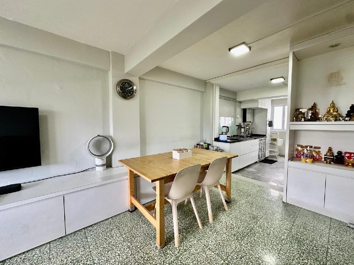 KIM TIAN VISTA HDB Apartment For Rent, $3,998, 2 Bed 1 Bath 700 sqft $5.71 psf