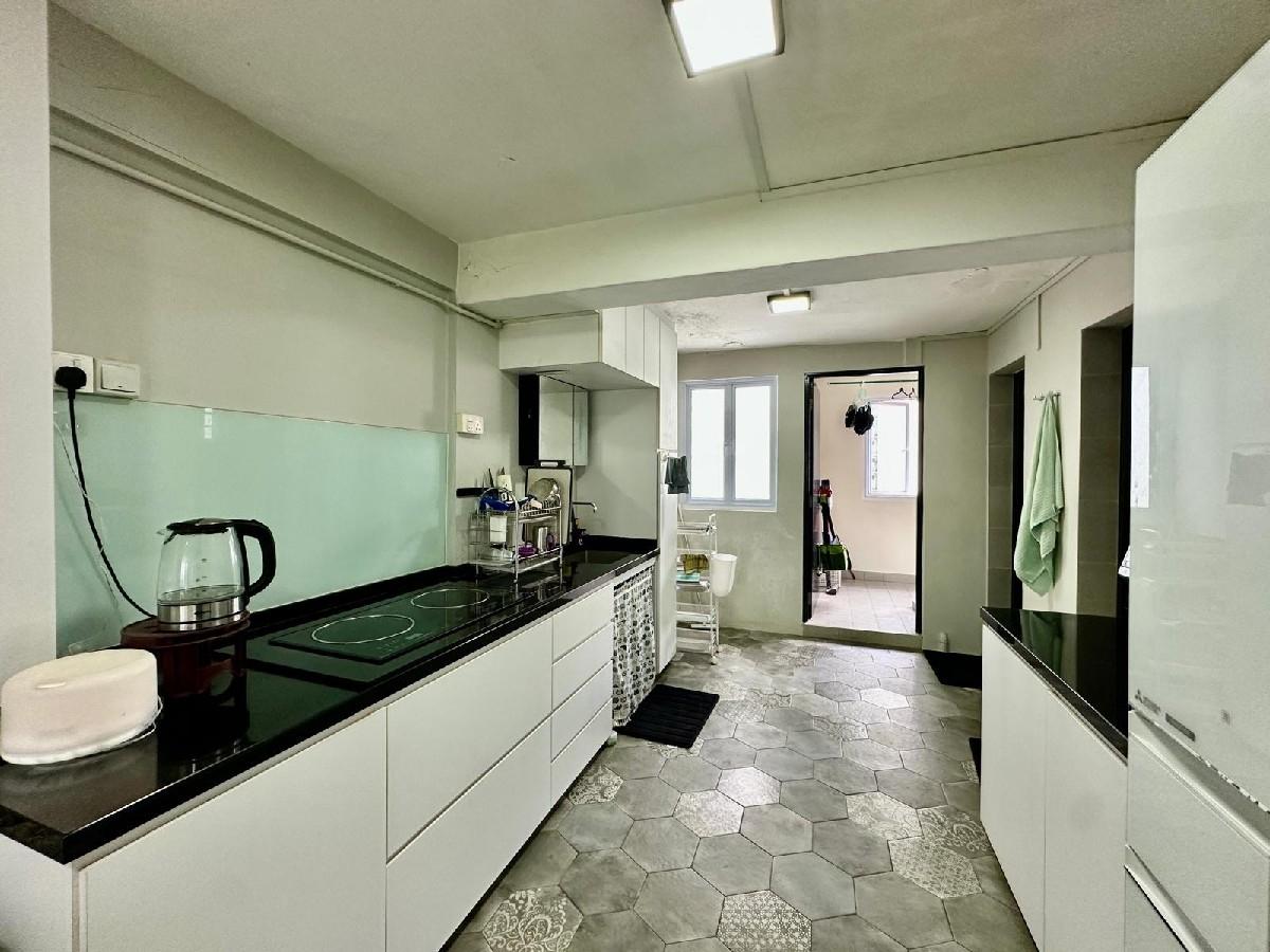 KIM TIAN VISTA HDB Apartment For Rent, $3,998, 2 Bed 1 Bath 700 sqft $5.71 psf