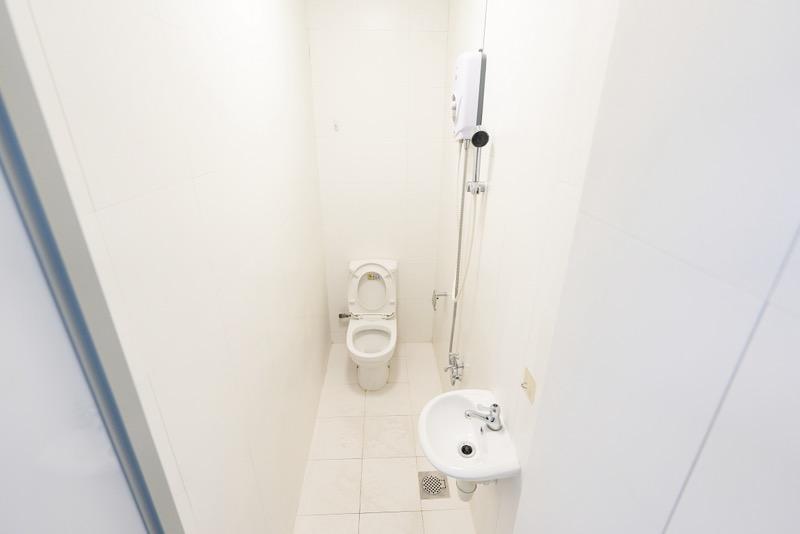 Cluster House for Rent, Dunsfold 18 Cluster House For Rent, $11,500, 5 Bed 6 Bath 4,437 sqft $2.59 psf, SGD 11,500 | Freehold