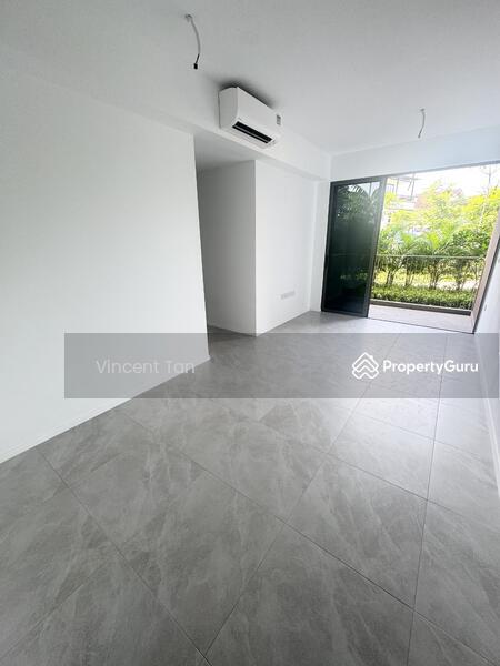Prop-GPT: Condominium: D27 Yishun The Watergardens at Canberra