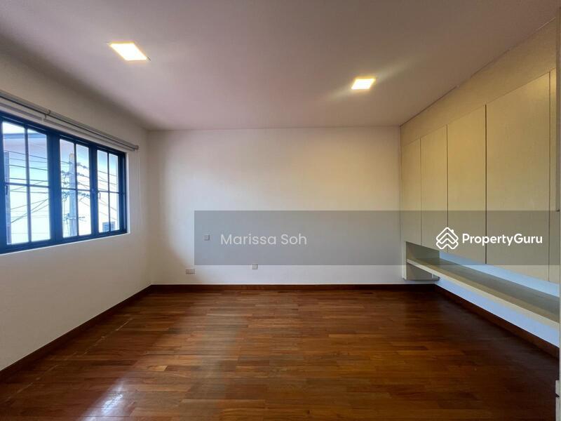 Semi-Detached for Rent, Tranquil Environment, Well Maintained 2 Storey Semi-D Close to Amenities, SGD 10,800 | 999-year lease