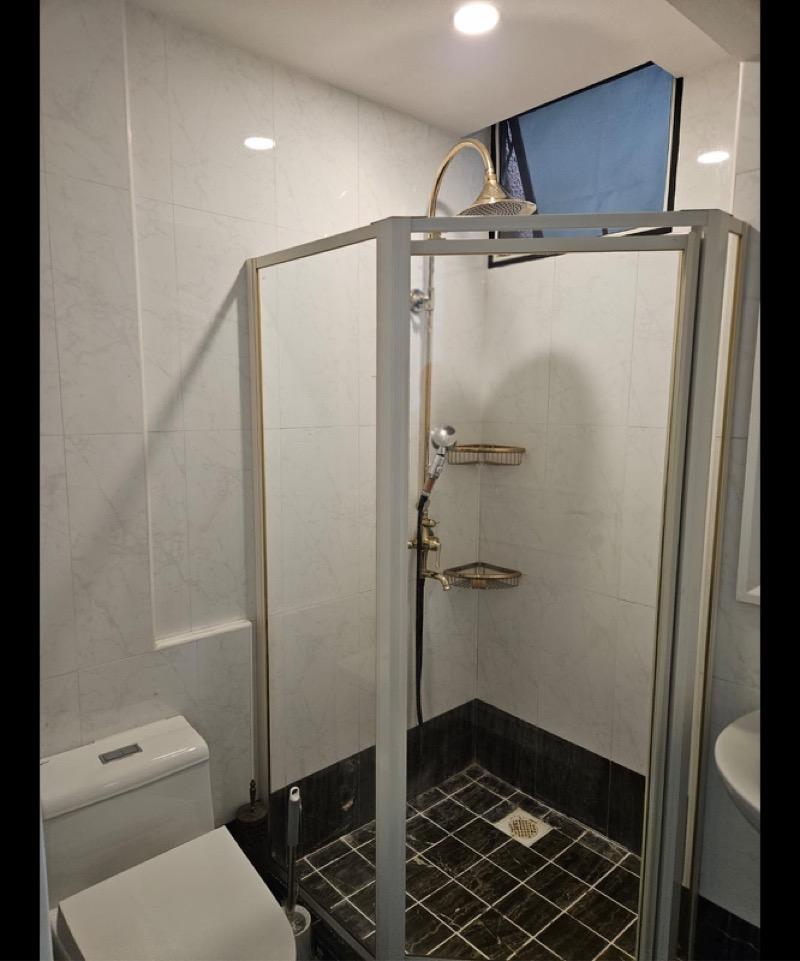 The Edgewater Condominium For Rent, $3,680, 2 Bed 2 Bath 980 sqft $3.76 psf