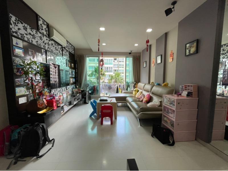 Prop-GPT: Condominium: D18 Pasir Ris The Esparis