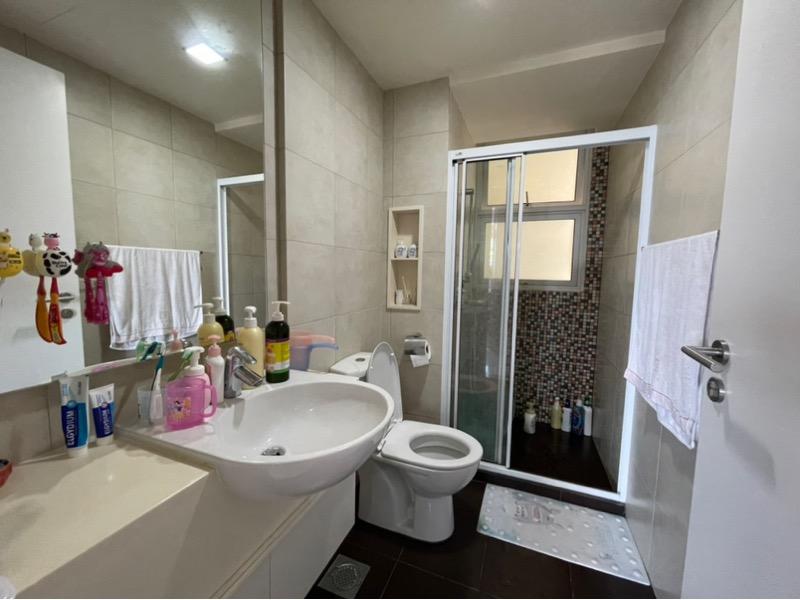 The Esparis Condominium For Rent, $4,200, 3 Bed 3 Bath 1,185 sqft $3.54 psf
