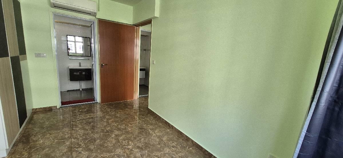Prop-GPT: HDB Apartment: D19 Punggol 326C Sumang Walk