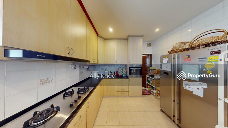 Prop-GPT: Detached: D10 Holland Detached @ Greenleaf  Road