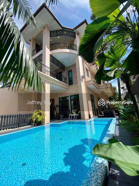 Prop-GPT: Semi-Detached: D10  Duchess Gardens