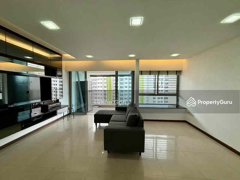 Prop-GPT: HDB Flat: D18  515B Tampines Central 7