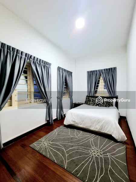 Prop-GPT: Shophouse: D19  Lowland Road Town House