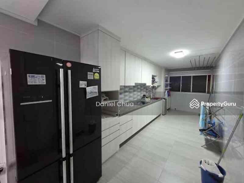 Prop-GPT: HDB Flat: D27 Yishun 165 Yishun Ring Road