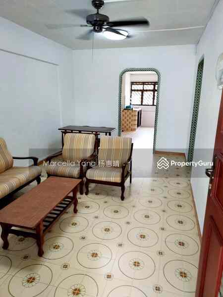 Prop-GPT: HDB Flat: D19  119 Hougang Avenue 1