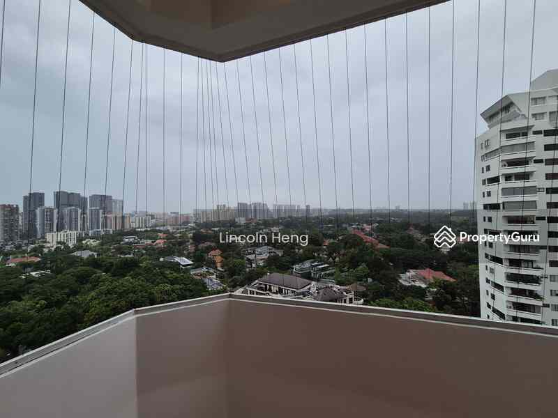 Prop-GPT: Condominium: D10  Beverly Hill