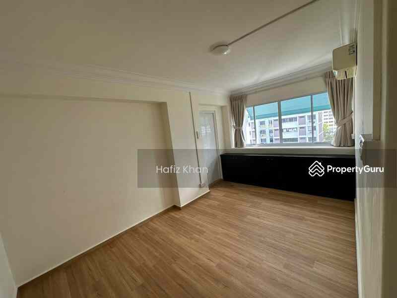 Prop-GPT: HDB Flat: D18  254 Simei Street 1