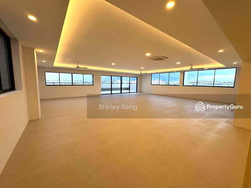 Prop-GPT: Condominium: D14  Windy Heights