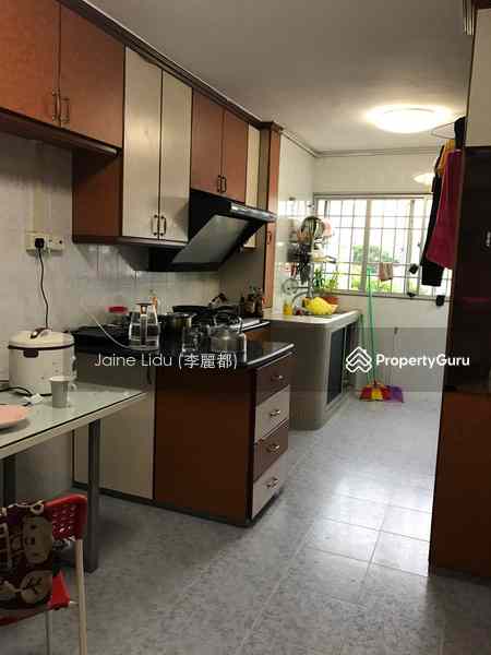 Prop-GPT: HDB Flat: D18  805 Tampines Avenue 4
