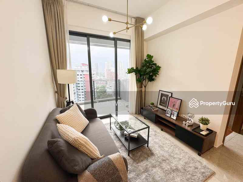 Prop-GPT: Condominium: D03  Stirling Residences
