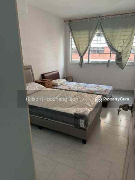 Prop-GPT: HDB Flat: D19  419 Hougang Avenue 8
