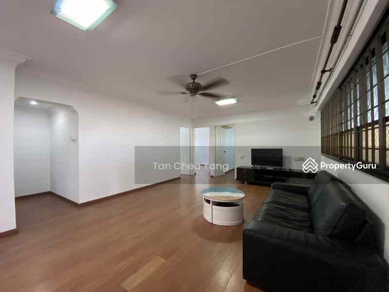Prop-GPT: HDB Flat: D18  127 Tampines Street 11