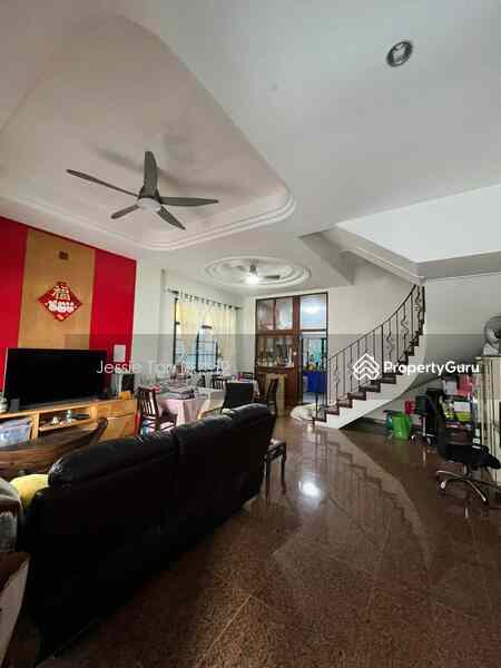 Prop-GPT: Terrace: D15  Mugliston road