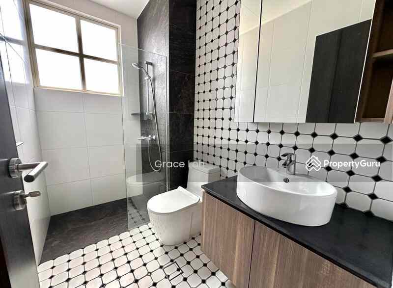 Prop-GPT: Condominium: D16  Laguna Green