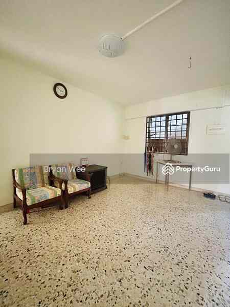 Prop-GPT: HDB Flat: D19  115 Hougang Avenue 1