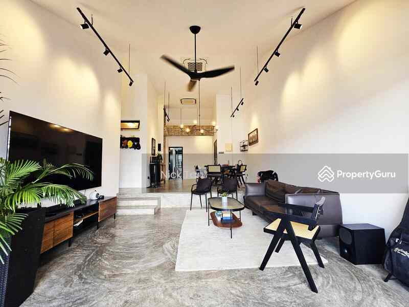 Prop-GPT: Condominium: D20  The Windsor