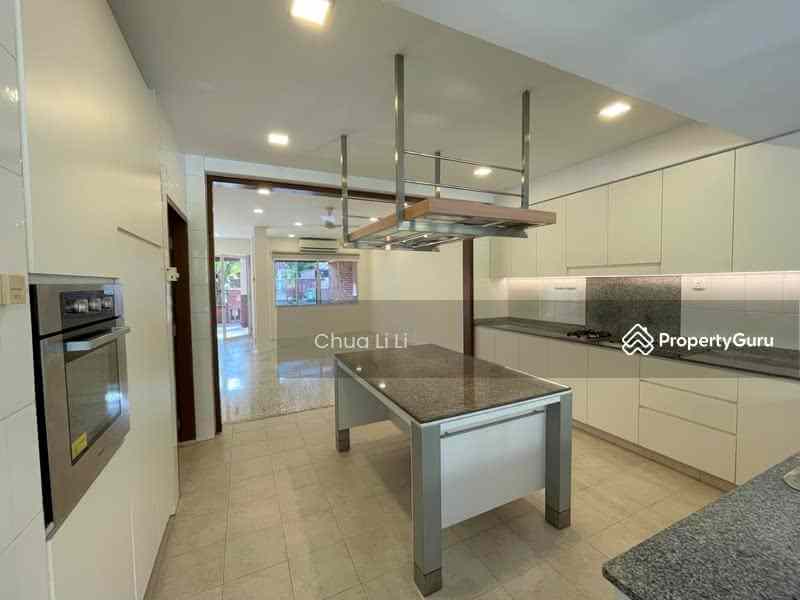 Prop-GPT: Terrace: D10  Cozy Terraced House in Hillcrest