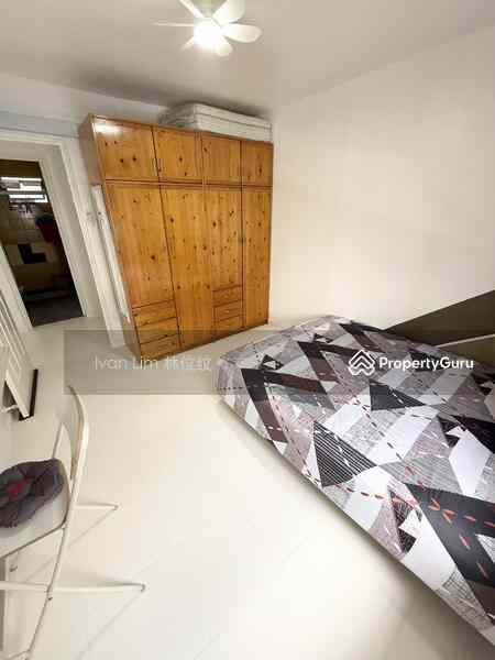 Prop-GPT: HDB Flat: D27  359B Admiralty Drive