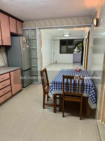 Prop-GPT: HDB Flat: D10 Holland 3 Ghim Moh Road