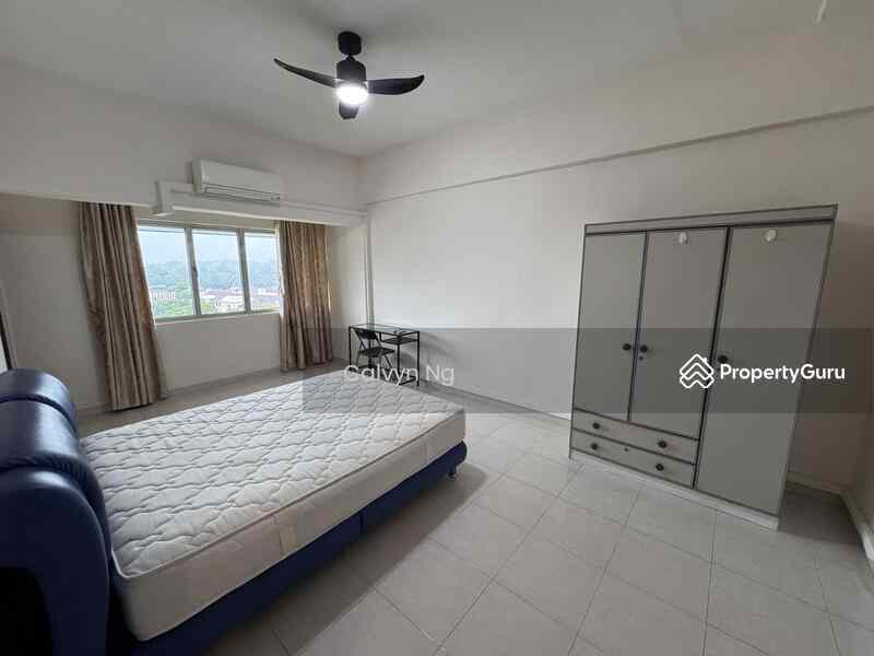 Prop-GPT: Apartment: D03  Queensway Tower