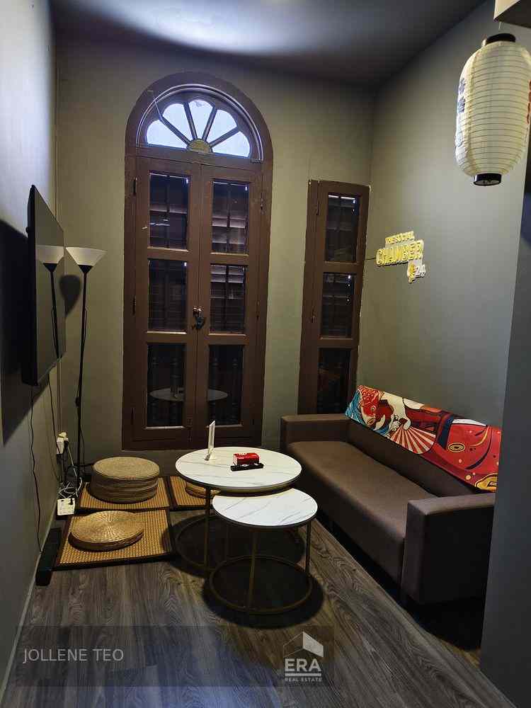 Prop-GPT: Retail: D01  11 Mosque Street