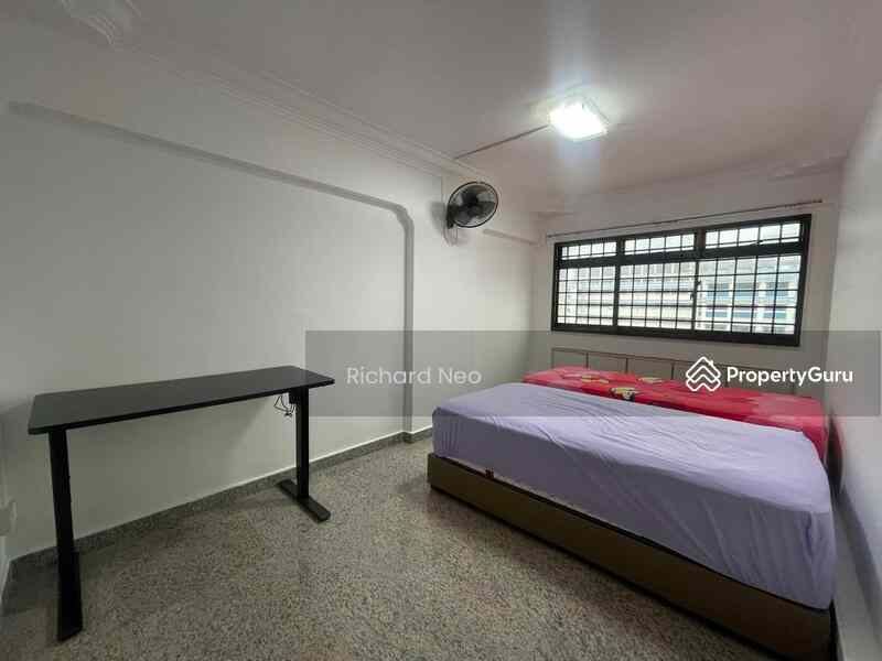 Prop-GPT: HDB Flat: D25  628A Woodlands Ring Road
