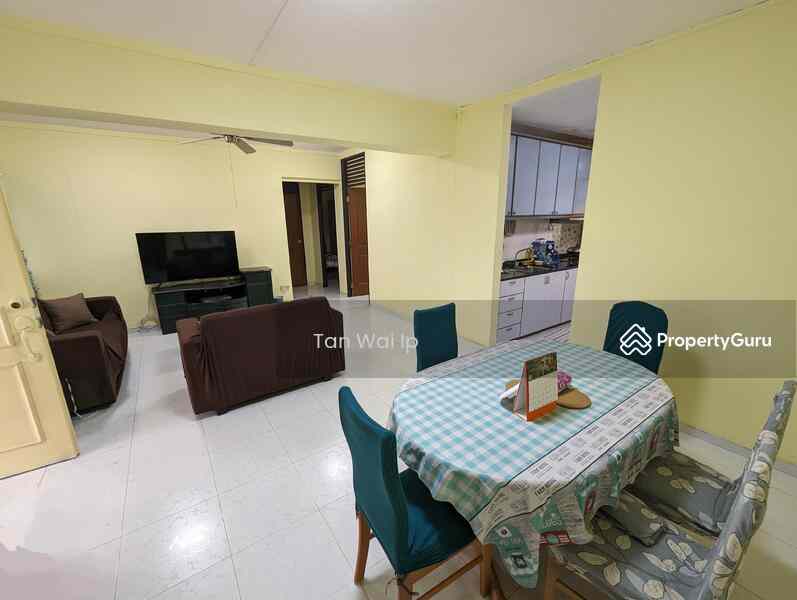 Prop-GPT: HDB Flat: D25  892A Woodlands Drive 50