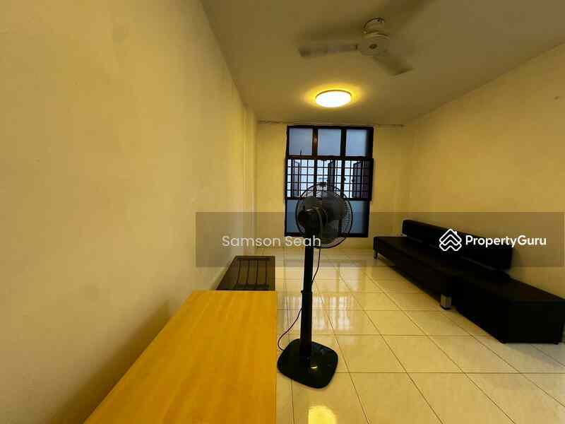 Prop-GPT: HDB Flat: D27  357 Admiralty Drive