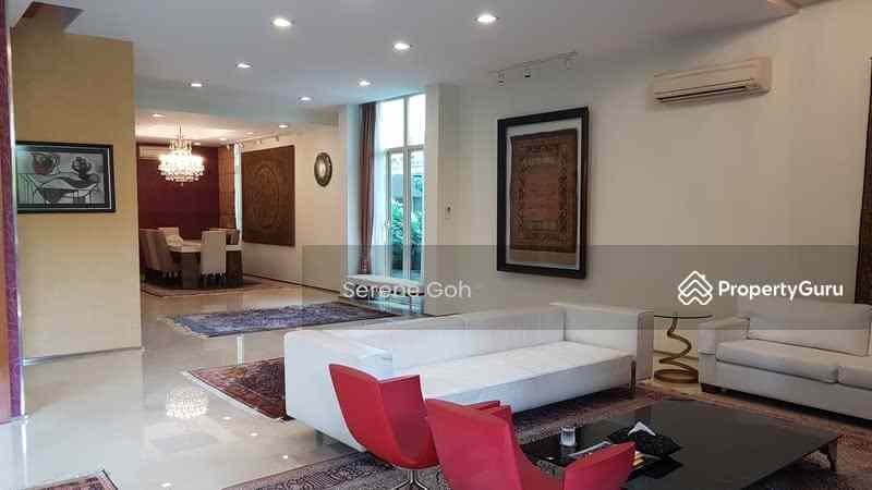 Prop-GPT: Detached: D10  Merryn Road Detached House With Infinity Pool