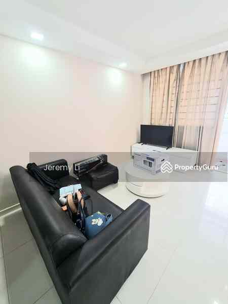 Prop-GPT: HDB Flat: D10 Holland 11 Holland Drive