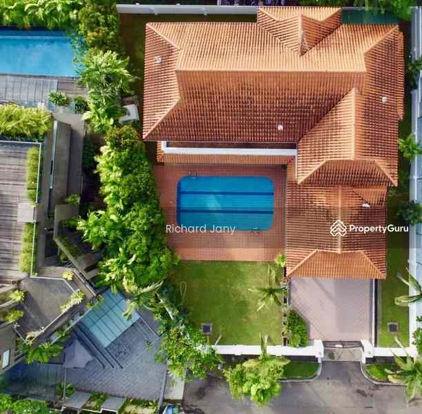 Prop-GPT: Bungalow: D11   Big 2-Storey Bungalow! Big Pool & Wide Front Garden | 6 Bedrooms | Prime Location