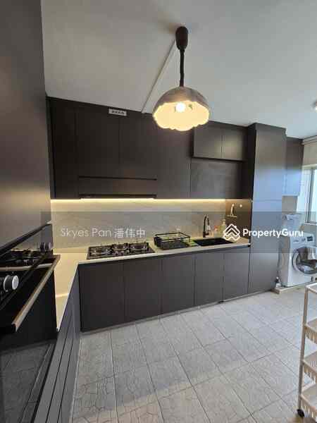 Prop-GPT: HDB Flat: D18 Pasir Ris 769 Pasir Ris Street 71