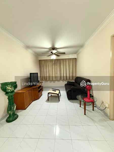 Prop-GPT: HDB Flat: D18 Pasir Ris 103 Pasir Ris Street 12