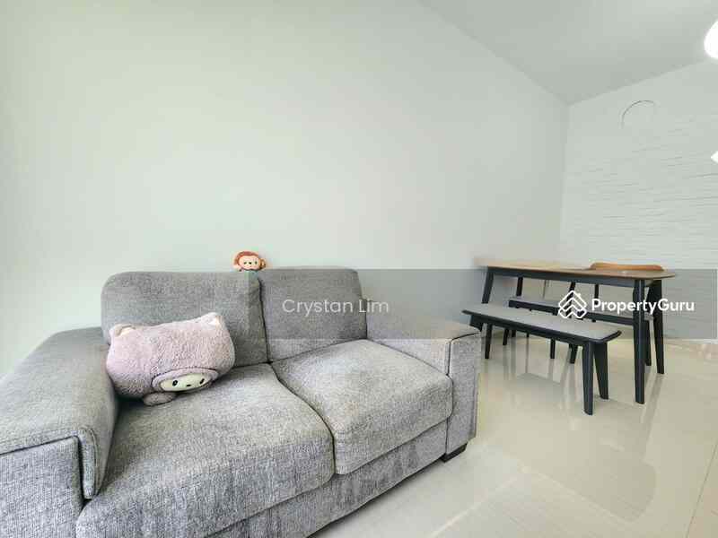 Prop-GPT: HDB Flat: D05  311B Clementi Avenue 4