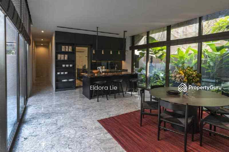 Prop-GPT: Detached: D10  coronation road