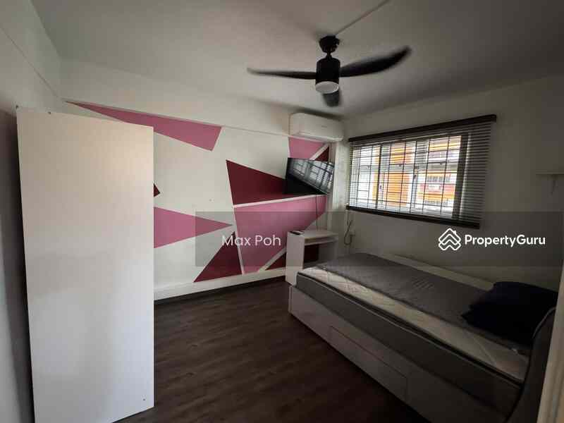 Prop-GPT: HDB Flat: D10 Holland 8 Holland Avenue