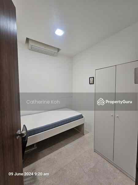 Prop-GPT: Condominium: D22 Boon Lay Lakeholmz