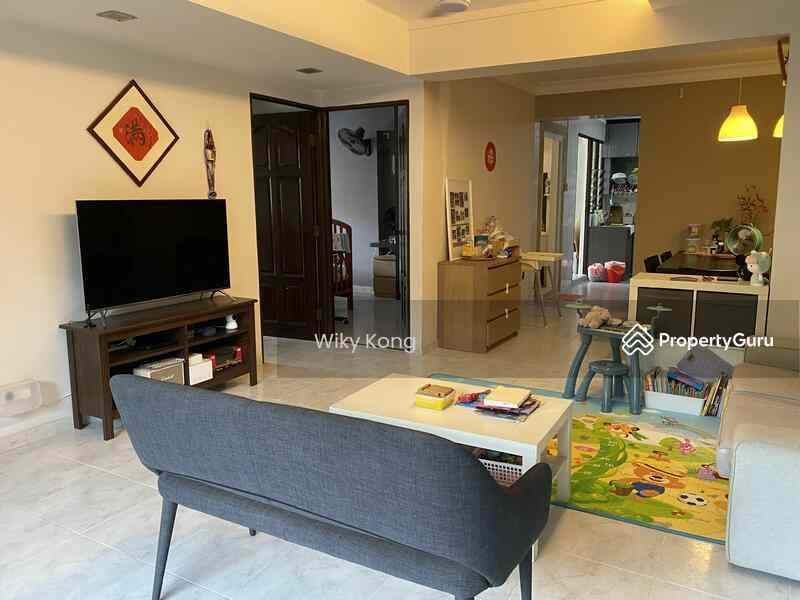 Prop-GPT: HDB Flat: D25 Woodlands 895A Woodlands Drive 50