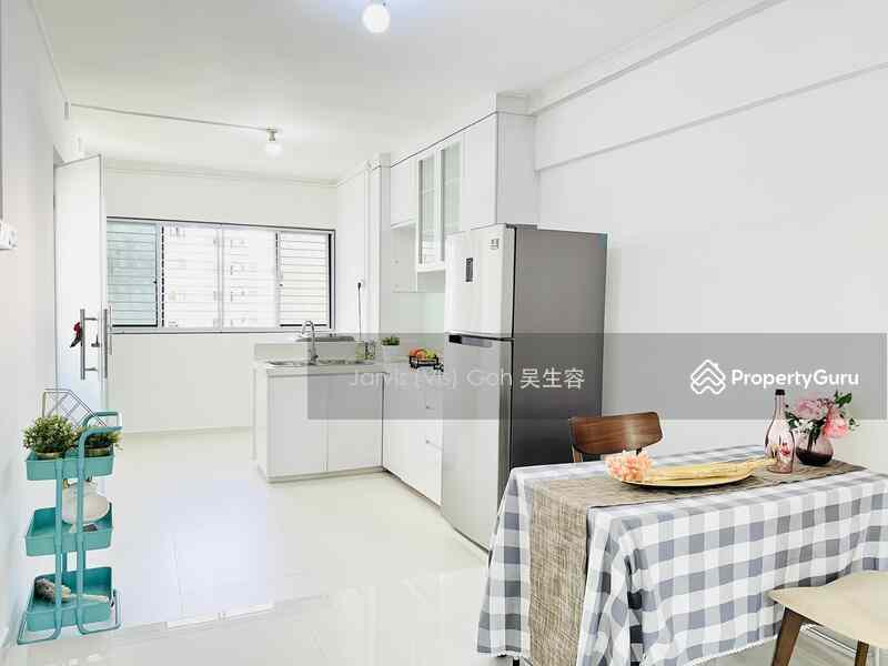 Prop-GPT: HDB Flat: D22 Boon Lay 484 Jurong West Avenue 1