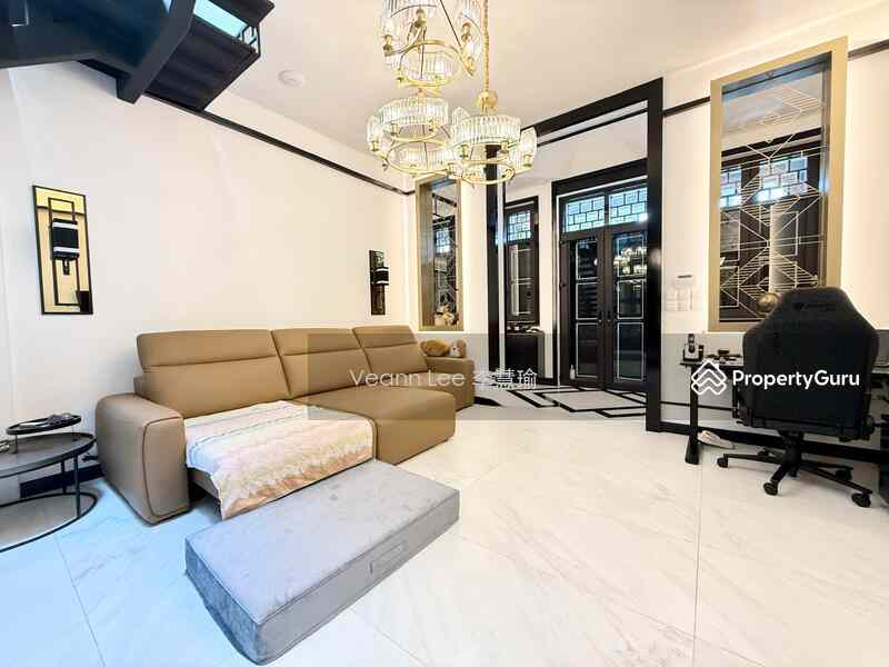 Prop-GPT: Shophouse: D11  Conservation Shophouse of Style with Art Deco Influences