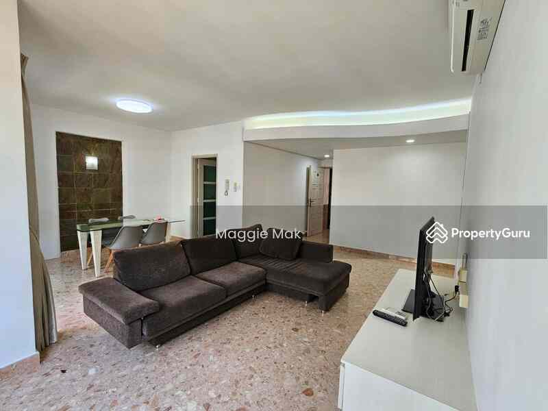 Prop-GPT: Condominium: D17 Loyang Estella Gardens